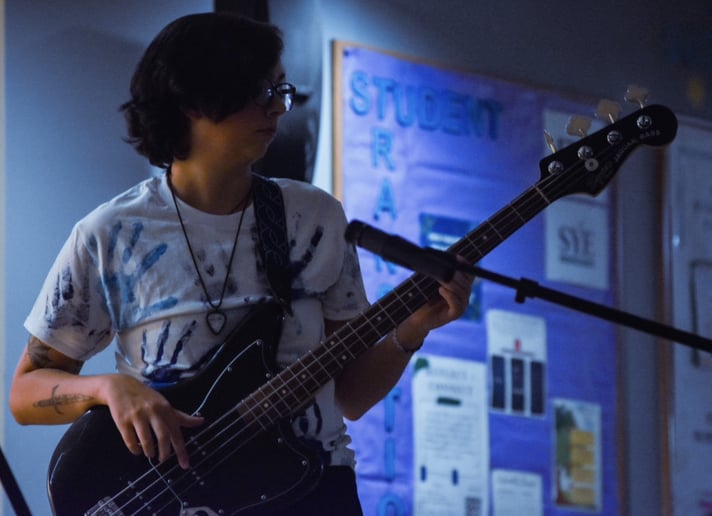 Gallery photo 5 of Reece DesRochers - Musician