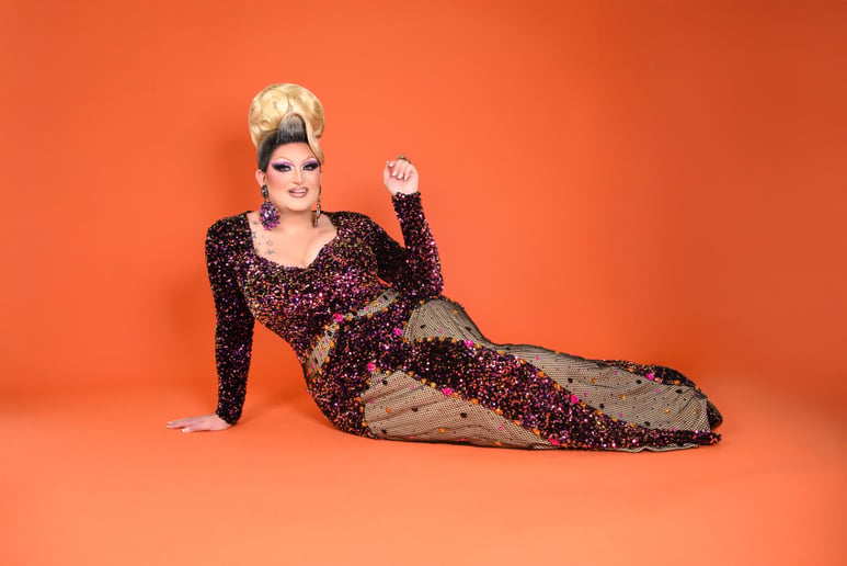 Gallery photo 1 of Regina Holiday