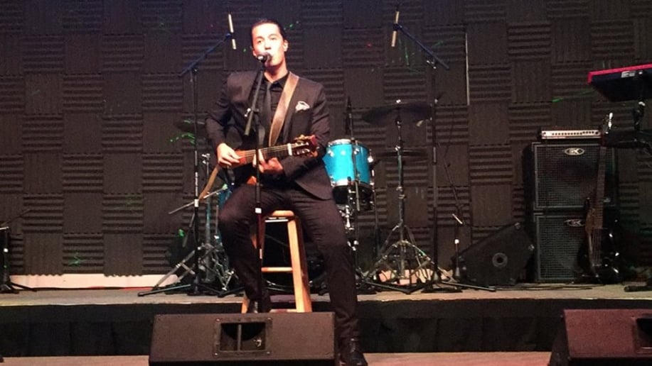 Gallery photo 6 of Renan Nerone Live Music