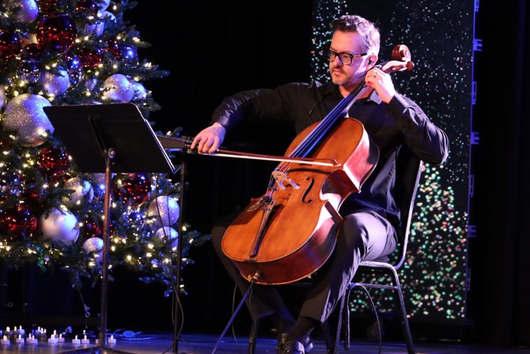Gallery photo 6 of Renato Oliveira - Cellist