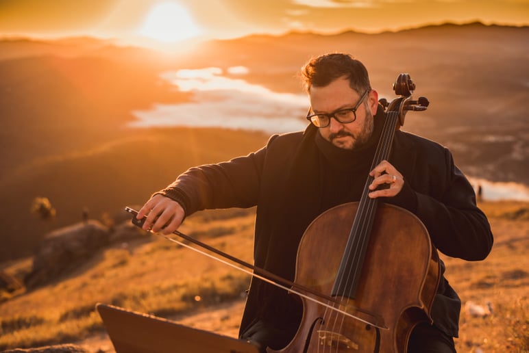 Gallery photo 10 of Renato Oliveira - Cellist
