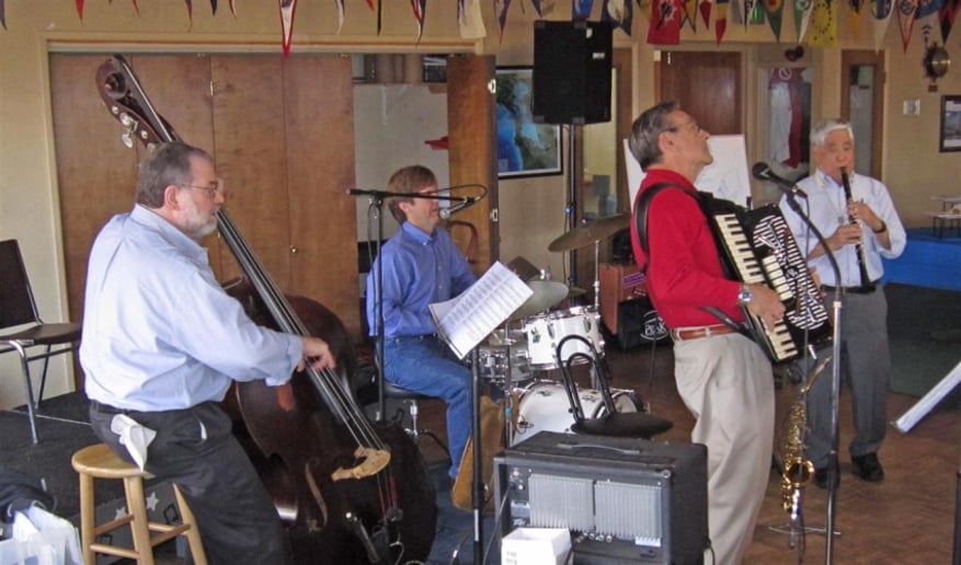 Gallery photo 3 of Reno Di Bono "The Italian Accordionist"