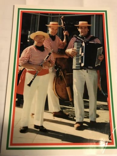 Gallery photo 4 of Reno Di Bono "The Italian Accordionist"