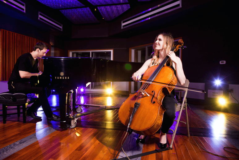 Gallery photo 3 of REUEL - Corporate & Wedding Pianist
