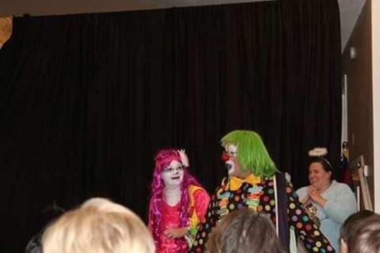 Gallery photo 4 of Klowning Kleriks