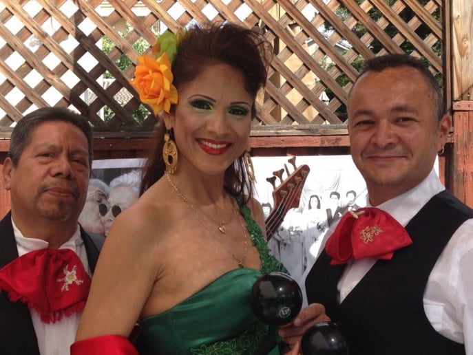Gallery photo 18 of Reyna y su Trio Latin-Mariachi Band