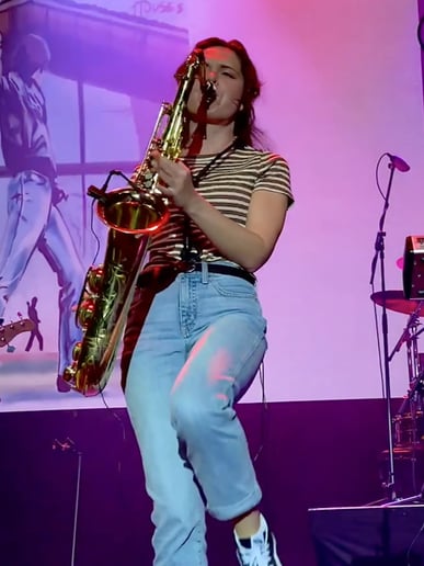 Gallery photo 5 of Rhiannon Dewey, Saxophonist