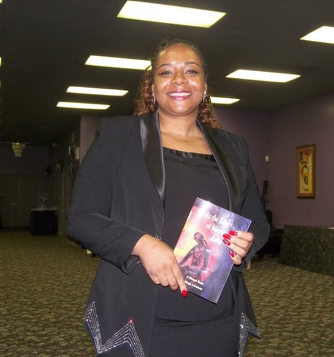 Gallery photo 6 of Rhonda Knight