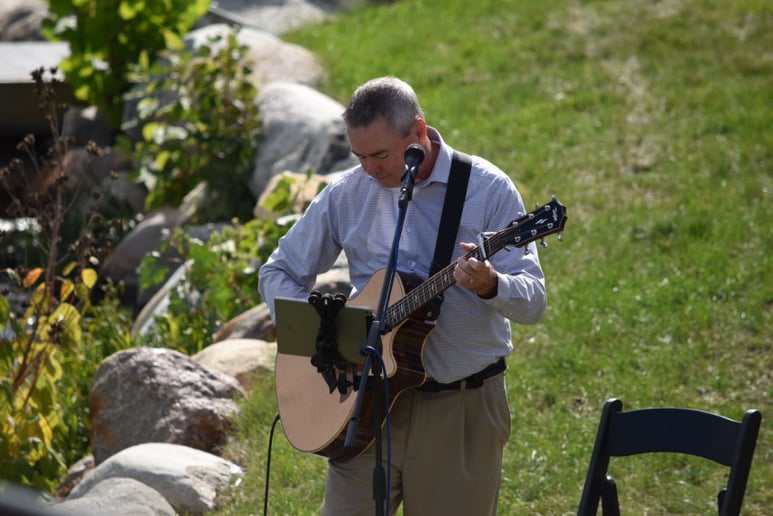 Gallery photo 2 of Rich Bryant Acoustic