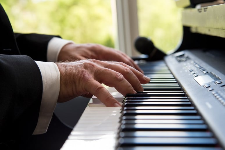 Gallery photo 2 of Coop's Solo Singalong Piano Show
