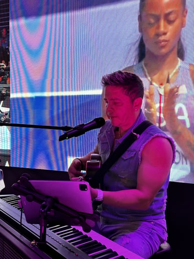 Gallery photo 2 of Richard Gonzalez Music & 5Pa