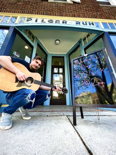 Gallery photo 1 of Richie Dylan
