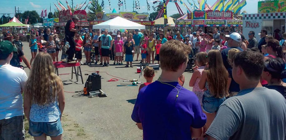 Gallery photo 4 of Rick the Juggler