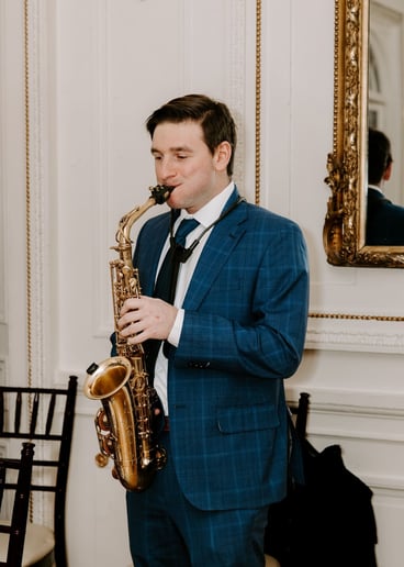 Gallery photo 2 of Ricky Lipinski-Professional Saxophonist