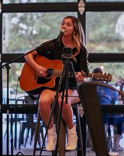 Gallery photo 5 of Riley Braker