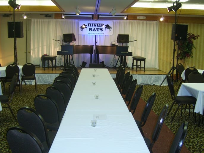 Gallery photo 8 of River Rats Dueling Pianos