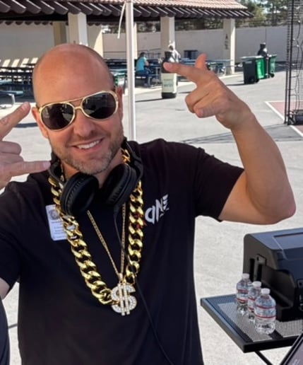 Gallery photo 8 of rkane Mobile DJ Services
