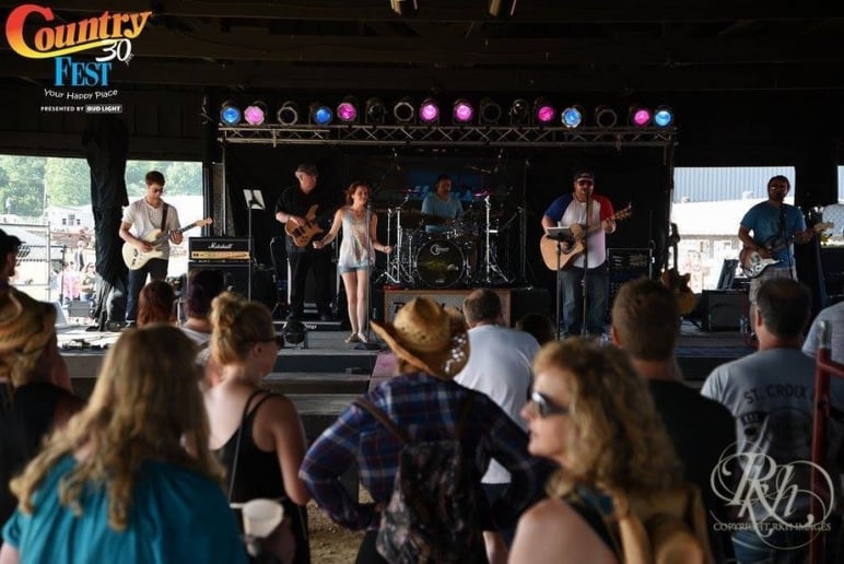 Gallery photo 4 of Roadhouse 6