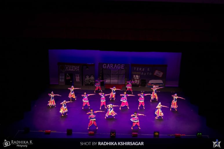 Gallery photo 2 of Roarin' Raas