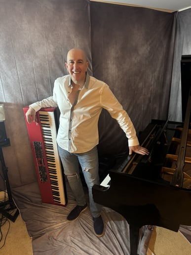 Gallery photo 1 of Rob 88 Keys - Classical & Jazz Piano