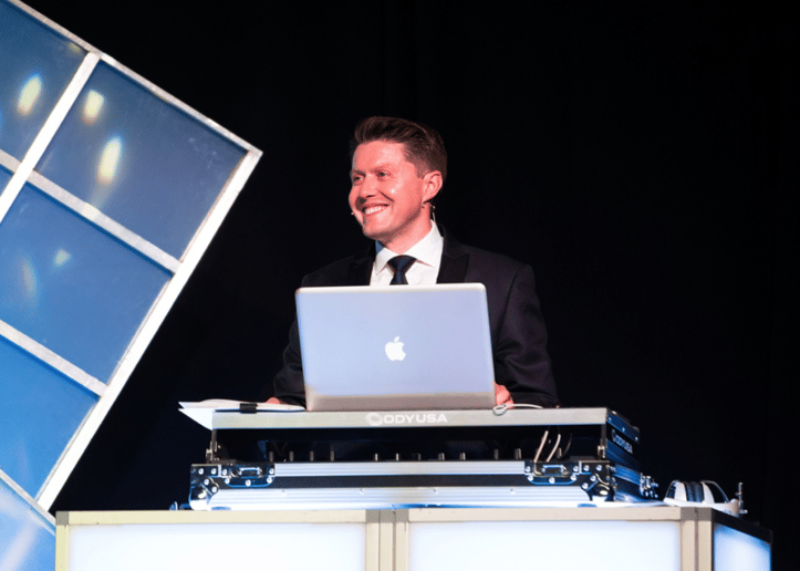 Gallery photo 7 of Virtual Game Show Host