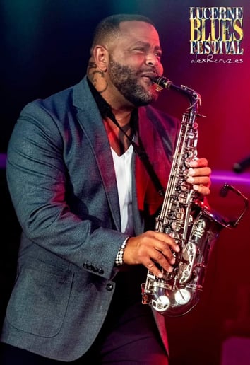 Gallery photo 3 of Rob Saxy