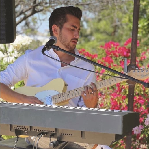 Gallery photo 8 of Robbie Dean Music