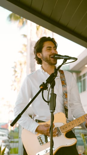 Gallery photo 4 of Robbie Dean Music