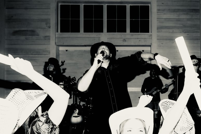 Gallery photo 3 of Robert Abernathy Entertainment