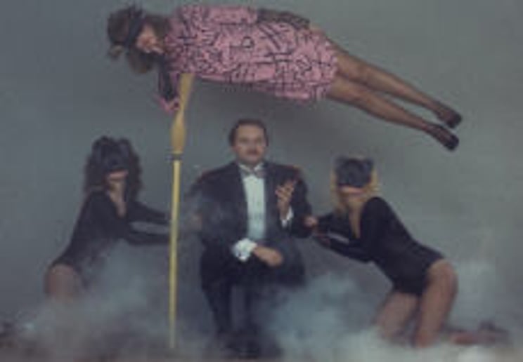 Gallery photo 2 of Robert Austin-Master Magician