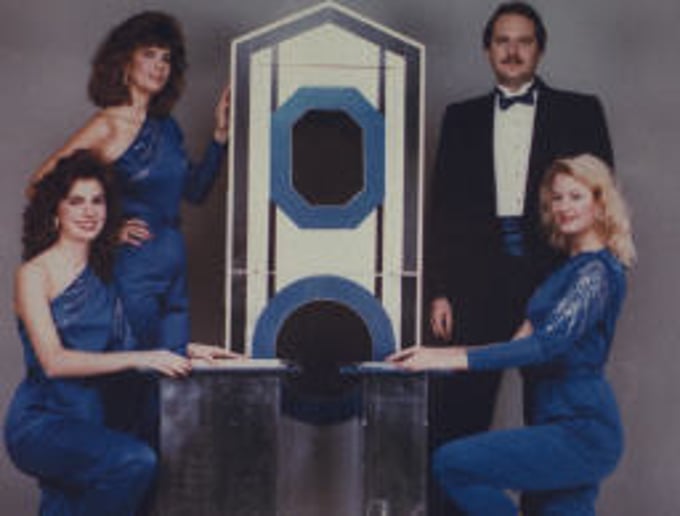 Gallery photo 3 of Robert Austin-Master Magician