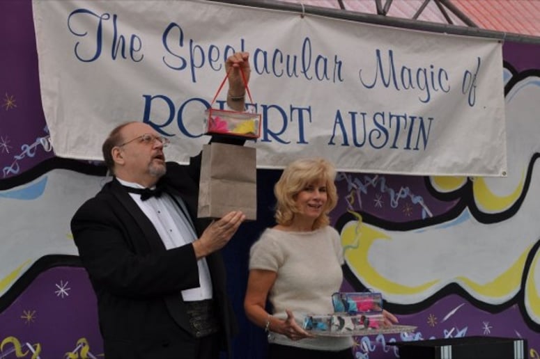 Gallery photo 5 of Robert Austin-Master Magician