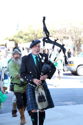 Gallery photo 5 of Robert Burns, Bagpiper