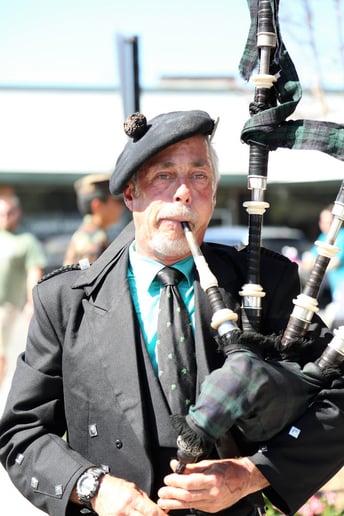 Gallery photo 6 of Robert Burns, Bagpiper