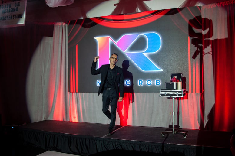 Gallery photo 3 of Robert John Magic