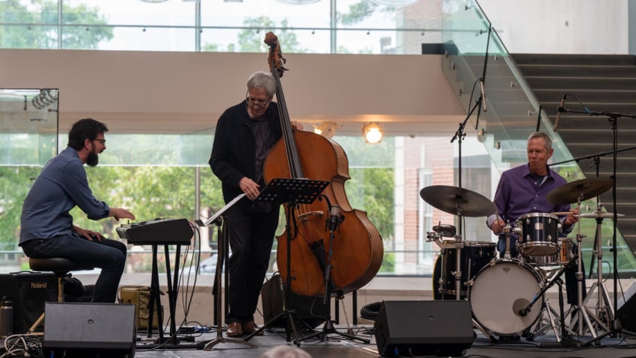 Gallery photo 2 of Robert Jospe Trio