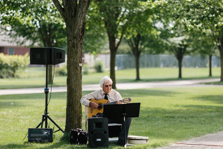 Gallery photo 2 of Robert McCloy - Musician