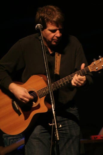 Gallery photo 6 of Robert Richter Singer/Guitarist