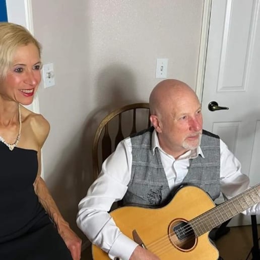 Gallery photo 2 of Simon Vocal/Guitar Acoustic Duo