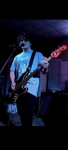 Gallery photo 1 of Robert Val