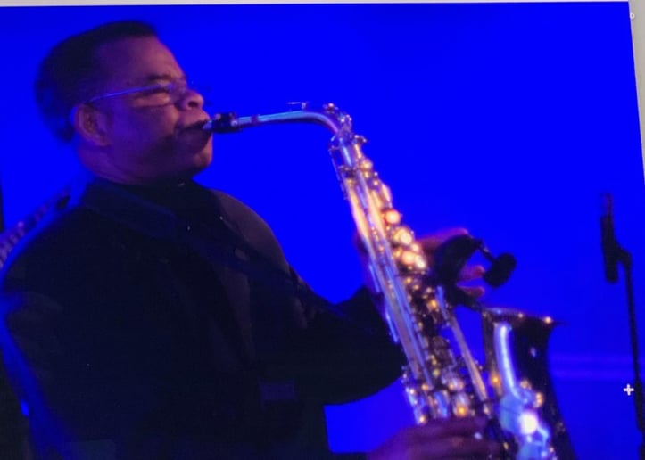 Gallery photo 3 of Roberto Stuart Music Ministry