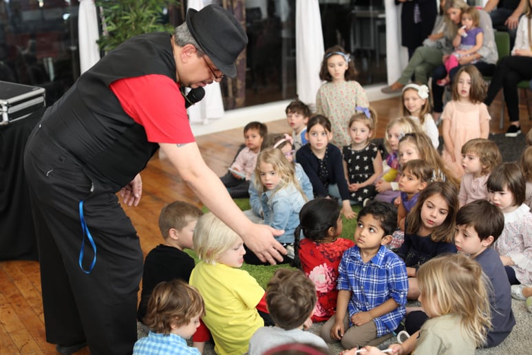 Gallery photo 1 of Roberto the Magician