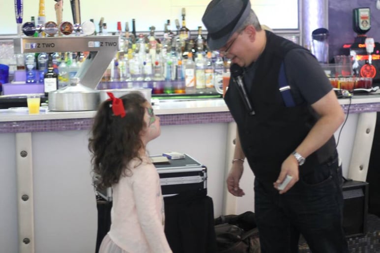 Gallery photo 7 of Roberto the Magician