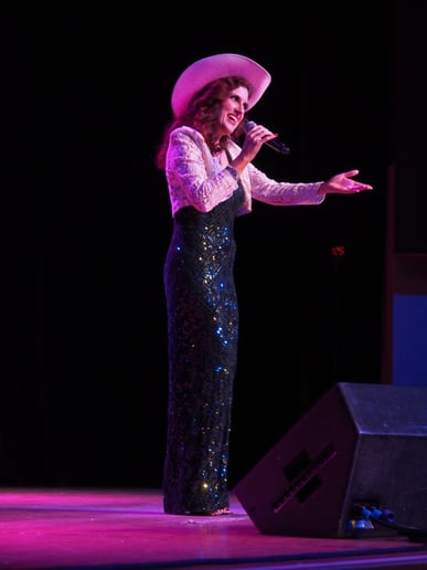 Gallery photo 7 of Robin Kelly - Tribute to Karen & Richard Carpenter