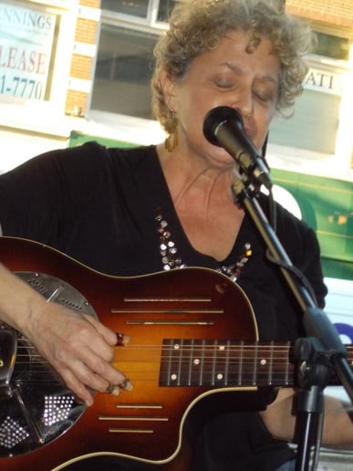 Gallery photo 8 of Robin O'Herin Acoustic Blues and Gospel
