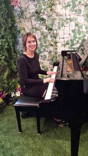 Gallery photo 4 of Robyn Vitson Music