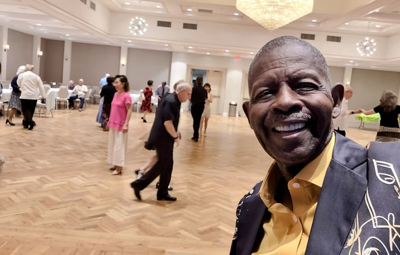 Gallery photo 1 of THE MUSICOLOGIST Professional Music Entertainment Services