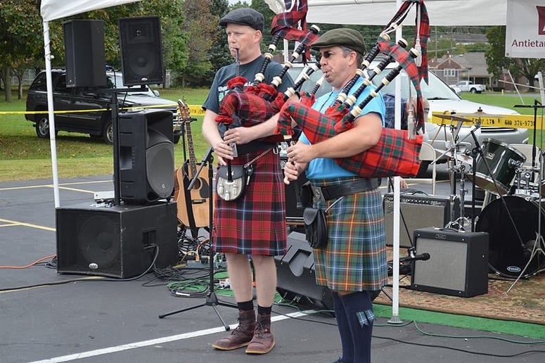 Gallery photo 8 of Roderick Nevin, Bagpiper