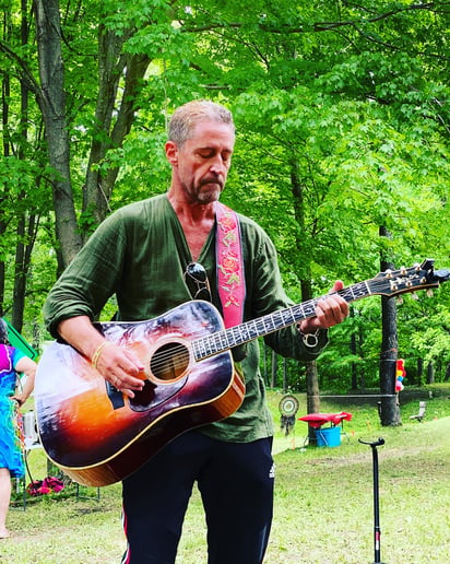 Gallery photo 8 of Roger Bash Music