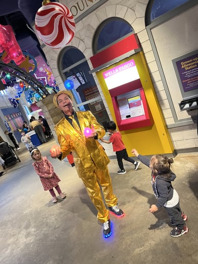 Gallery photo 11 of Roly The Entertainer